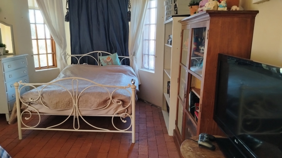 4 Bedroom Property for Sale in Chanteclair Western Cape